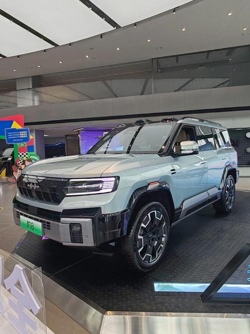 惠州72比亚迪方程豹硬派越野的爆款，英菲尼迪35周年与你共成长